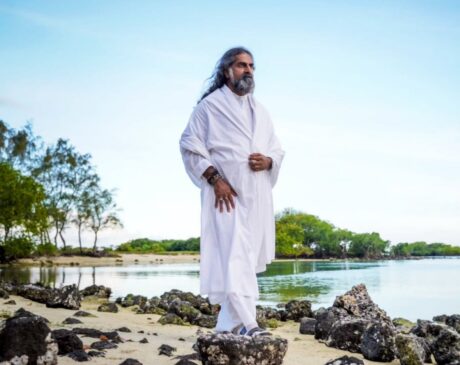 El arte de la comunicación: hablar menos, herir menos, vivir con ligereza